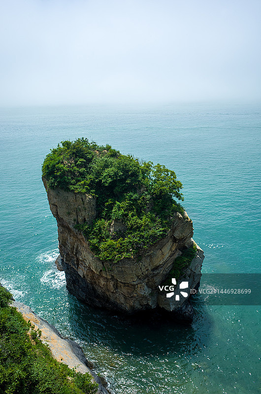 俯瞰大连金石滩滨海国家地质公园的将军石图片素材