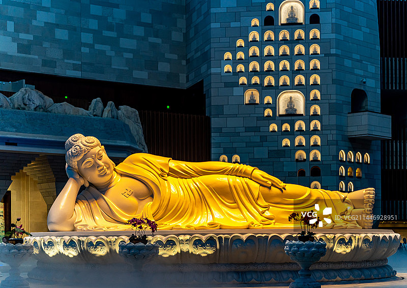 江苏南京牛首山风景区佛顶宫卧佛特写镜头图片素材