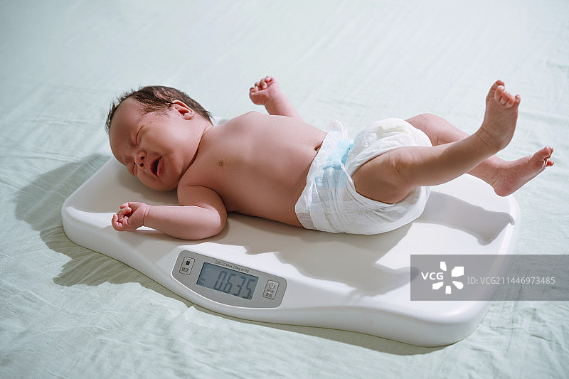 妈妈和新生儿图片素材