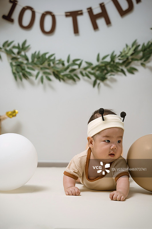 可爱的婴儿百天生日图片素材