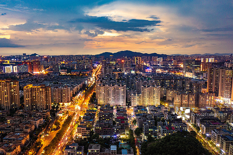 航拍湖南长沙梅溪湖夜景图片素材