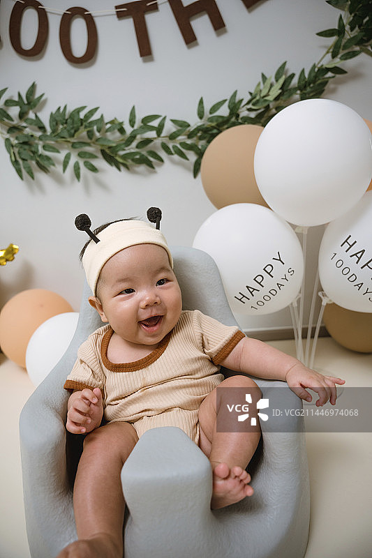 可爱的婴儿百天生日图片素材