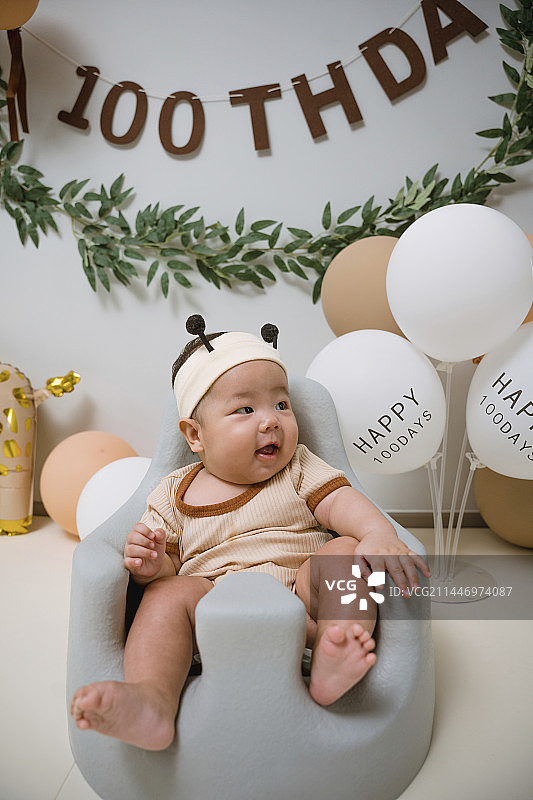 可爱的婴儿百天生日图片素材