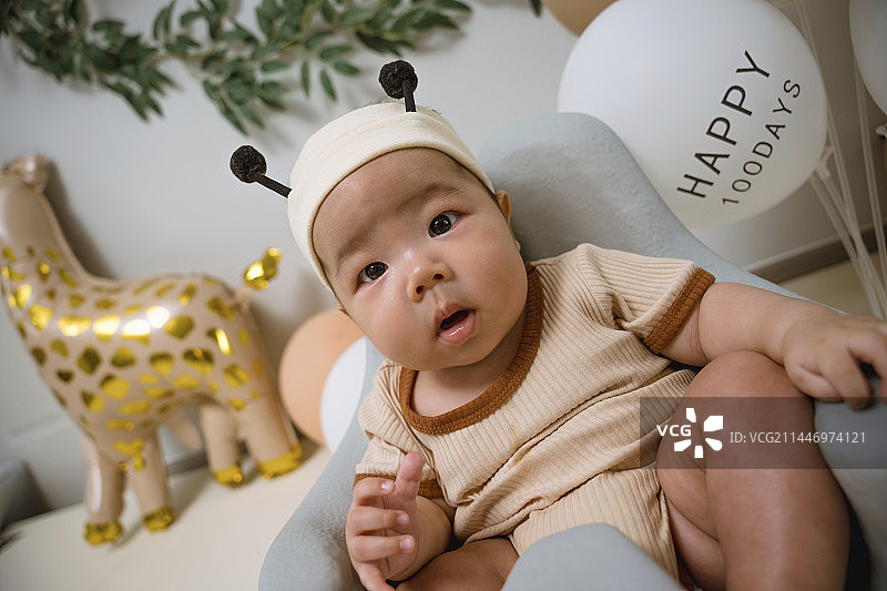 可爱的婴儿百天生日图片素材