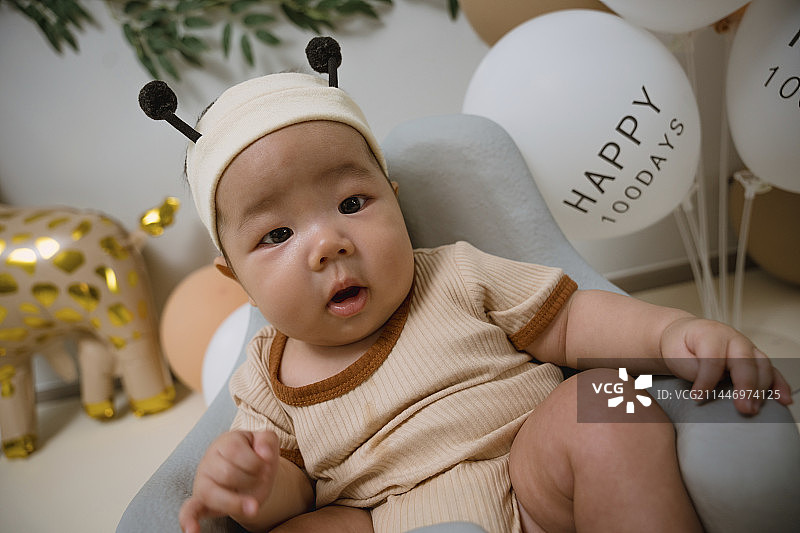 可爱的婴儿百天生日图片素材