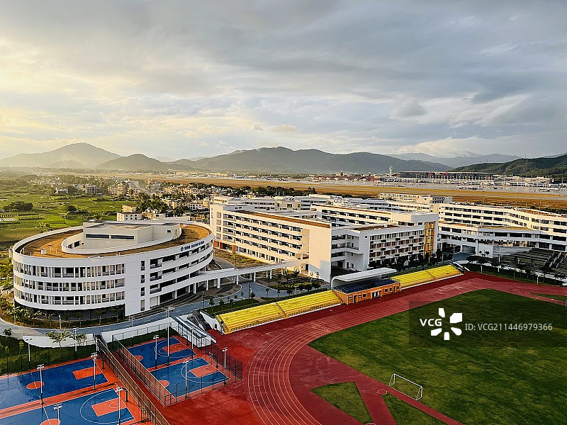 上海外国语大学三亚附属中学图片素材