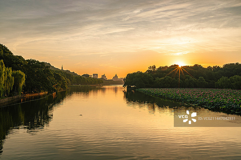 西泠桥日出图图片素材