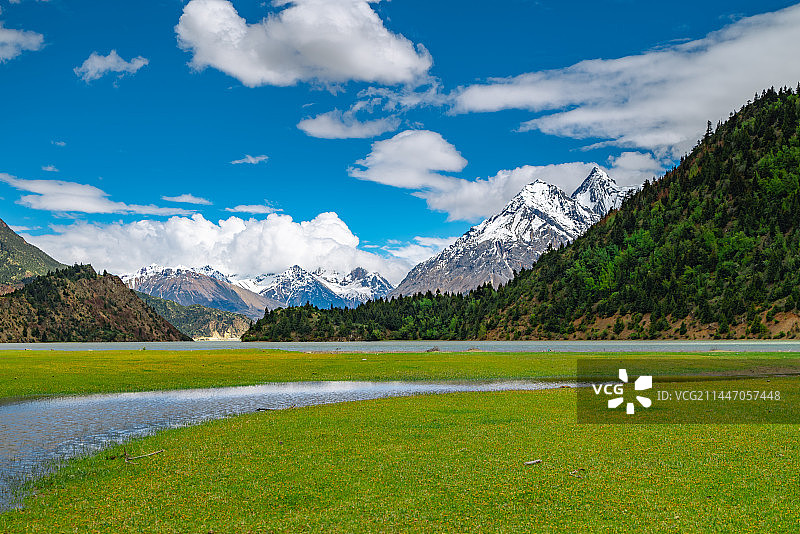 然乌湖风景图片素材