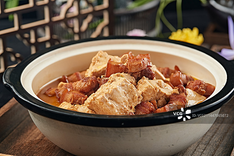 砂锅红烧肉炖农家大豆腐图片素材