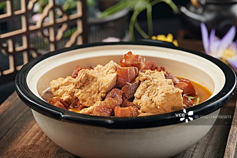 砂锅红烧肉炖农家大豆腐图片素材