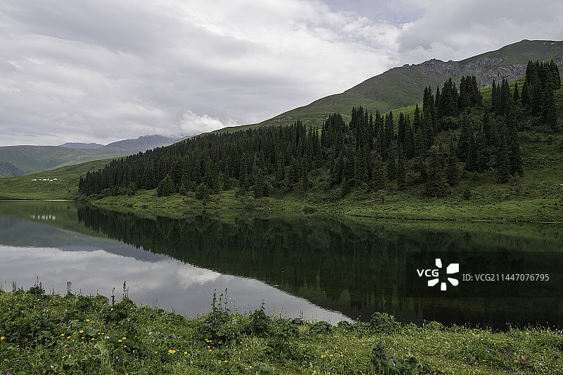 夏日唐布拉仙女湖仙境图片素材