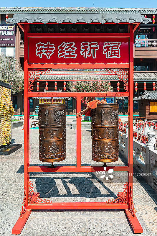 中国宗教用品拍摄主题，人形打印机推墙，魔法墙、造型墙游戏设备用品，室内无人图像摄影图片素材