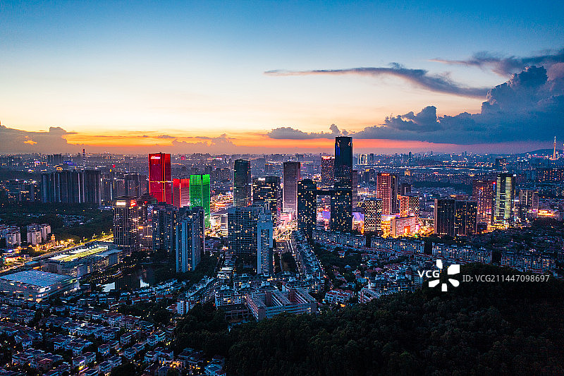 广州番禺万博城日落夜景建筑灯光航拍图片素材