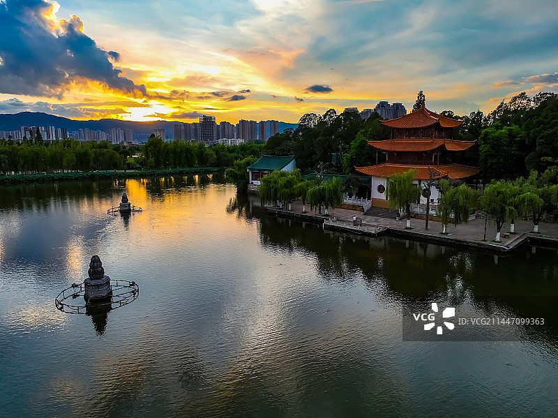 昆明大观楼日落—梦幻天空图片素材
