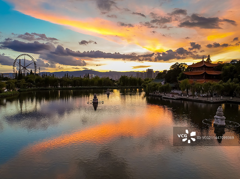 昆明大观楼日落—梦幻天空图片素材