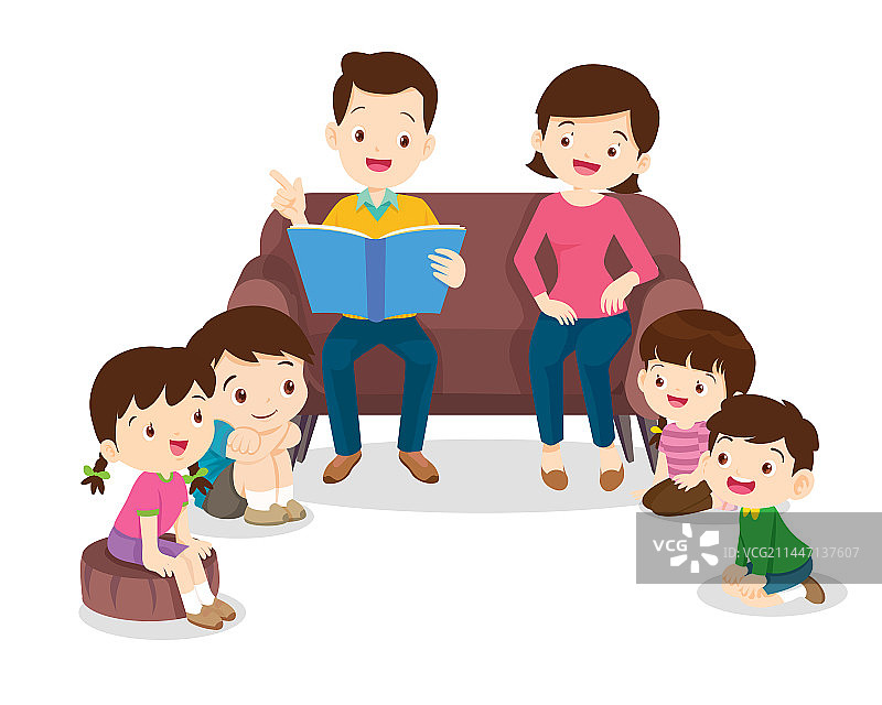 孩子们听爸爸妈妈和祖父母读书图片素材