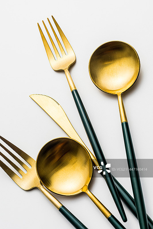 金色不锈钢刀叉勺餐具图片素材