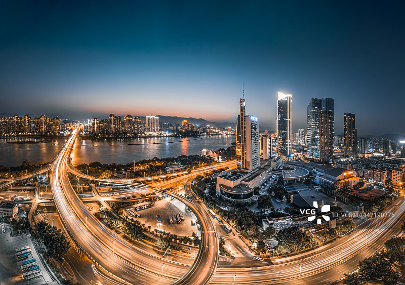 福州闽江北cbd城市建筑夜景车轨景观图片素材