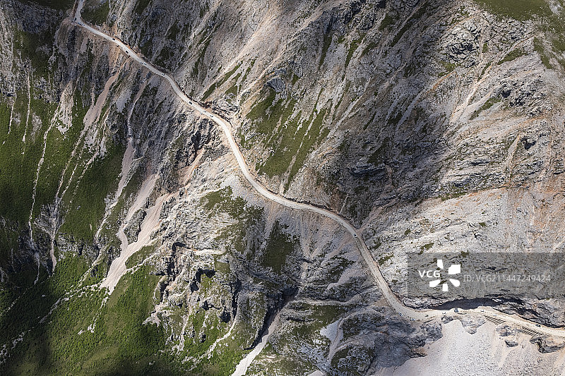 甘肃甘南迭部县扎尕那甘南藏族自治区江迭公路航拍风光图片素材