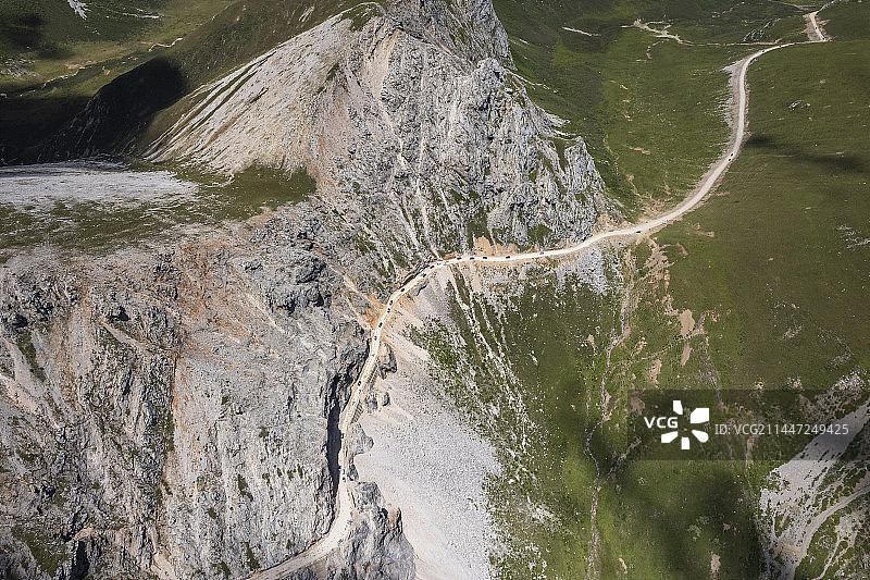 甘肃甘南迭部县扎尕那甘南藏族自治区江迭公路航拍风光图片素材