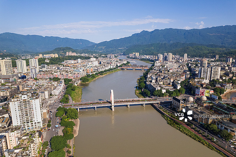 四川雅安廊桥雅州廊桥白昼晴天航拍图片素材