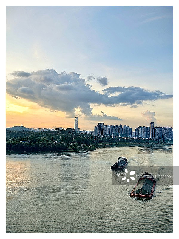 邕江畔·黄昏美景图片素材