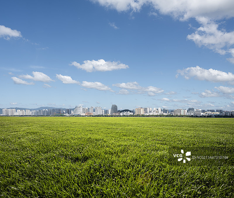 城市草地图片素材