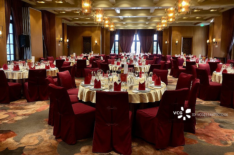 红色调中式婚礼宴会厅图片素材