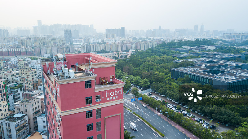 航拍深圳市龙岗区我的酒店和华为坂田基地D区图片素材