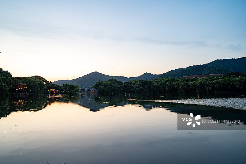 杭州湘湖跨湖桥朝霞图片素材