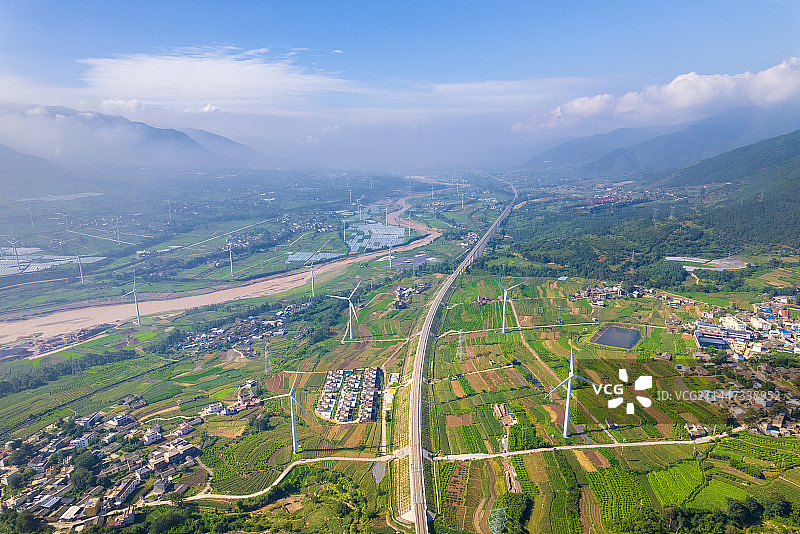凉山州西昌市德昌县风力发电场白昼晴天航拍图片素材