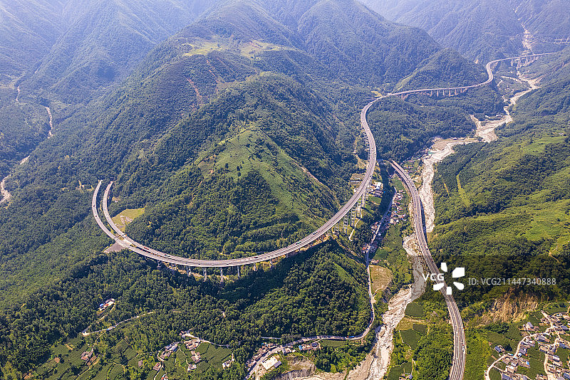 京昆高速雅西高速段，双螺旋结构干海子特大桥航拍图片素材