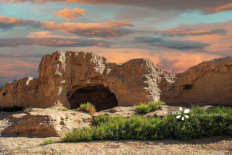 新疆吐鲁番 堪比“楼兰古城”的交河故城图片素材