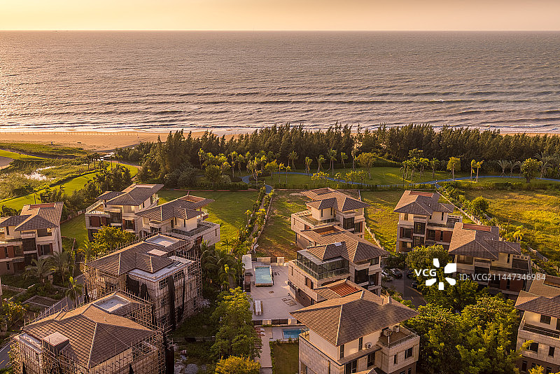 广东阳江海陵岛的清晨俯视别墅群图片素材