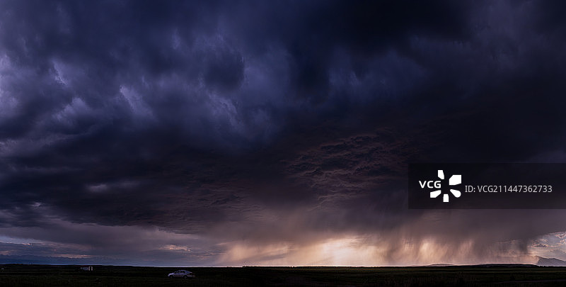 突来的雷暴天气，乌云压顶图片素材