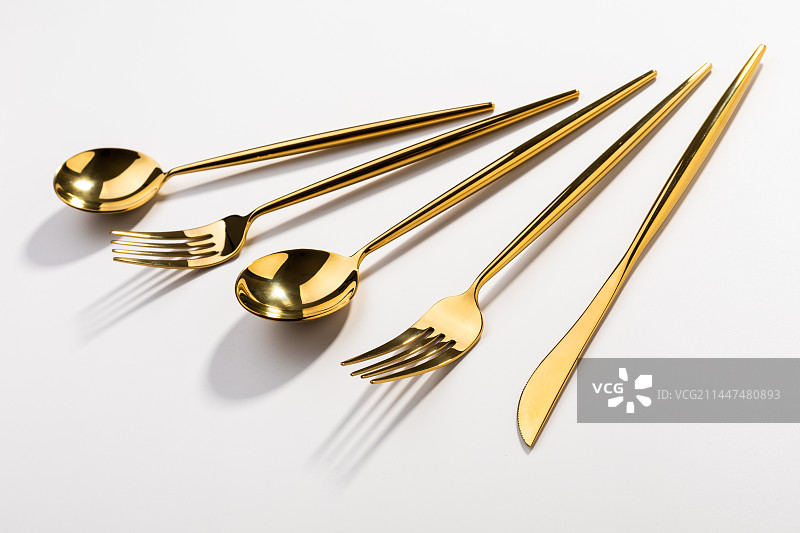 金色不锈钢刀叉勺餐具图片素材