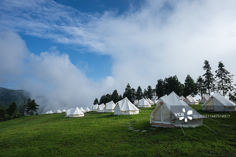 湖北恩施市富尔山高山林场露营基地图片素材