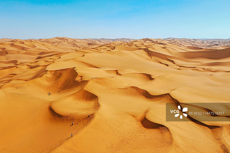 航拍新疆吐鲁番库木塔格沙漠图片素材