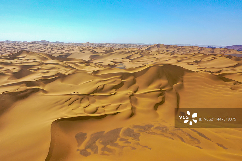 航拍新疆吐鲁番库木塔格沙漠图片素材