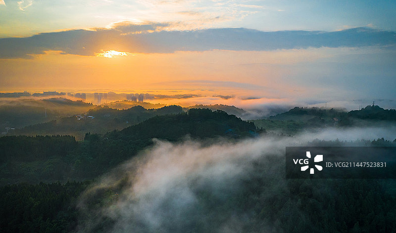 航拍四川省安岳县夏季雨后晨曦风光图片素材