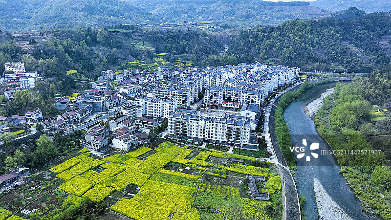 《宜居宜业新乡村》图片素材