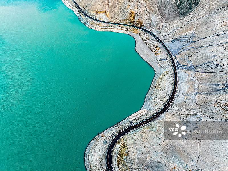 帕米尔高原，白沙山与白沙湖图片素材