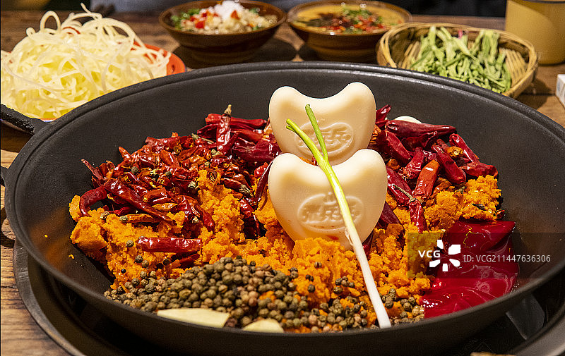 川式红油牛油火锅重庆火锅图片素材