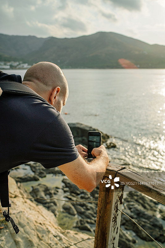 海上旅行，日落，西班牙赫罗纳塞尔瓦港图片素材
