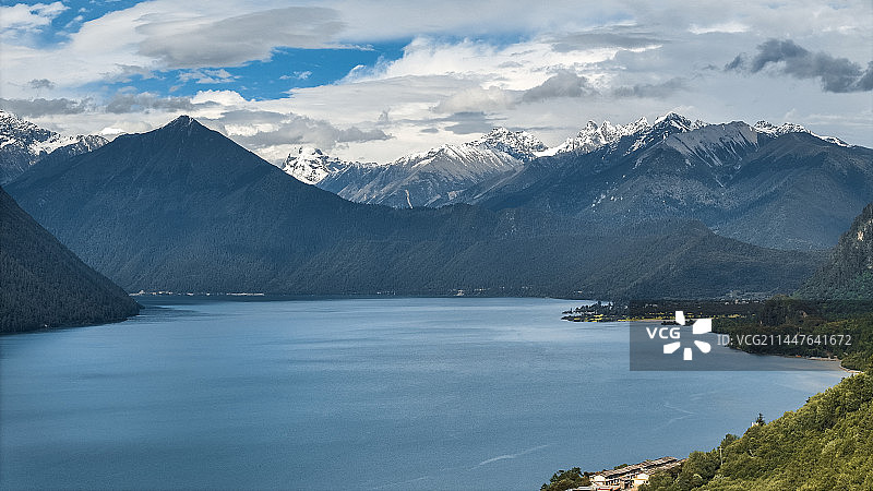 西藏林芝巴松措与新措图片素材