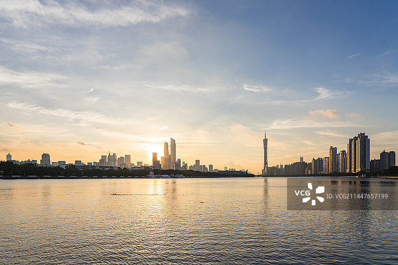 中国广州塔和珠江新城城市天际线日出风光图片素材