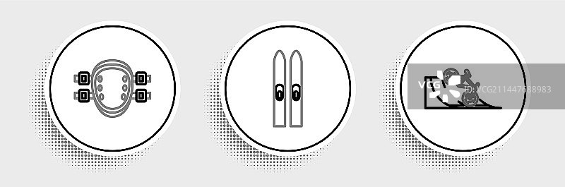 街边自行车、坡道、护膝和滑雪板图片素材