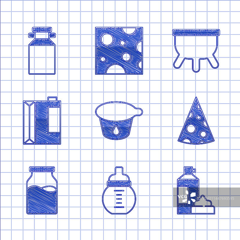 酸奶杯、婴儿奶瓶和搅打奶油套装图片素材