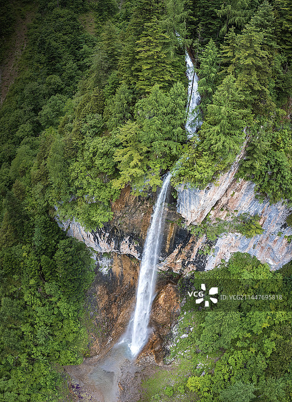 国家森林地质公园甘肃陇南官鹅官瀑布图片素材