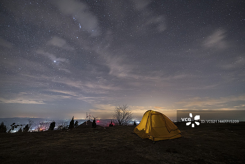 唯美孤独户外帐篷下的星空图片素材